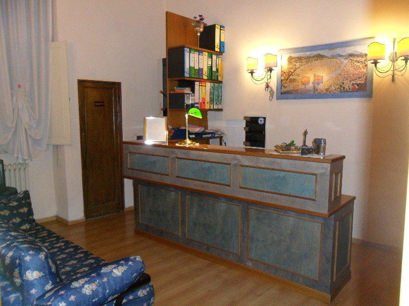Piccolo Con Access Ztl !!! Nel Centro Storico Di !!! Hotel 2*