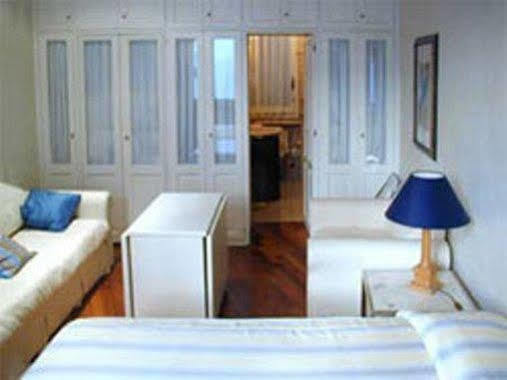 Firenze Apartments Guest house 2*