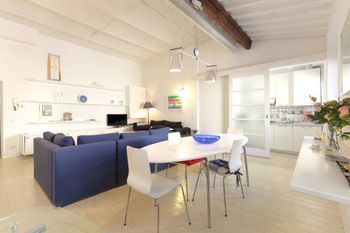 Firenze Apartments 2*