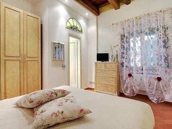 Prestige House Arno River
