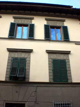 Gianna's Hotel *