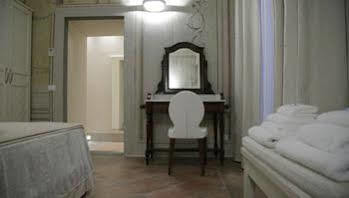 Cristina Hotel *