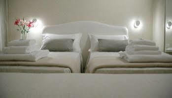 Cristina Hotel *