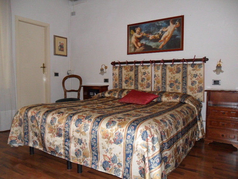 Piccolo Con Access Ztl !!! Nel Centro Storico Di !!! Hotel