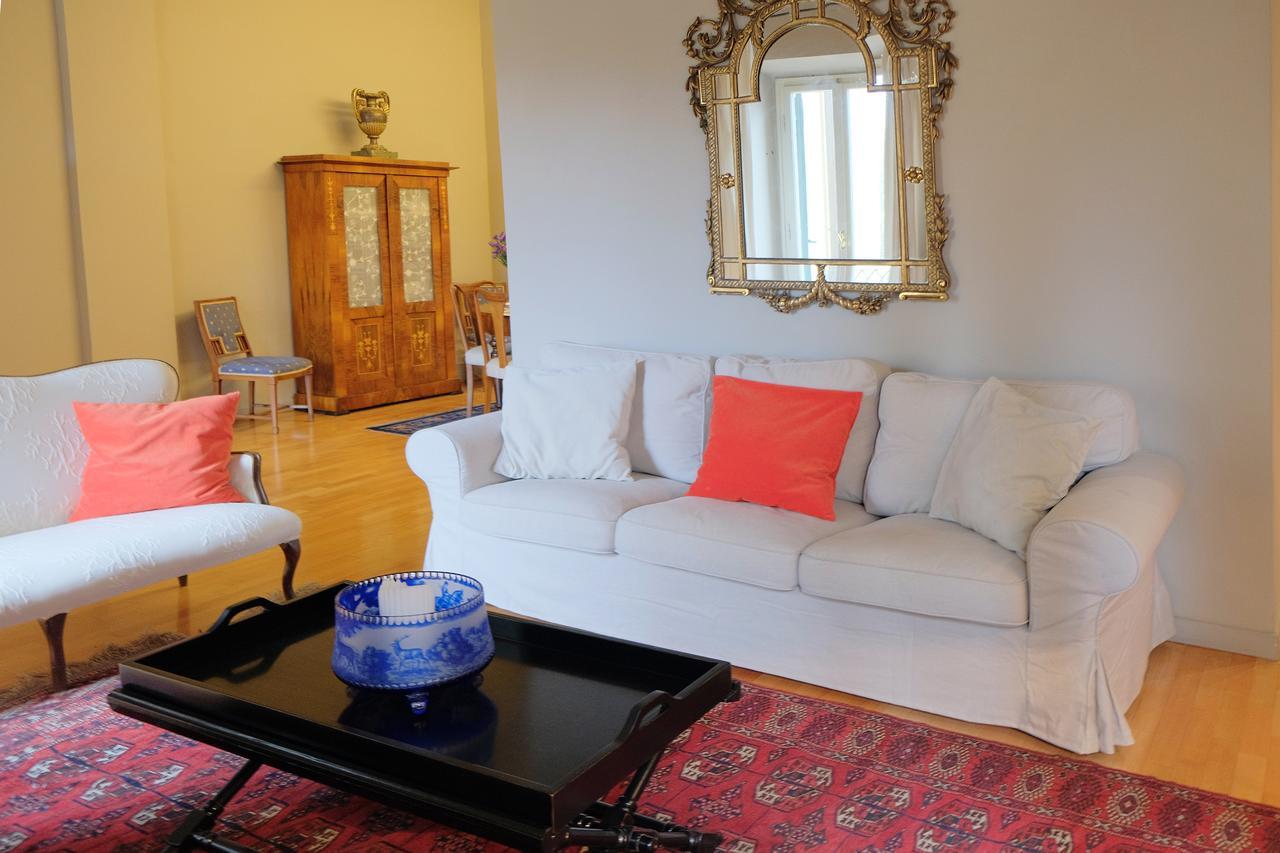 Schubert Flat Apartment *