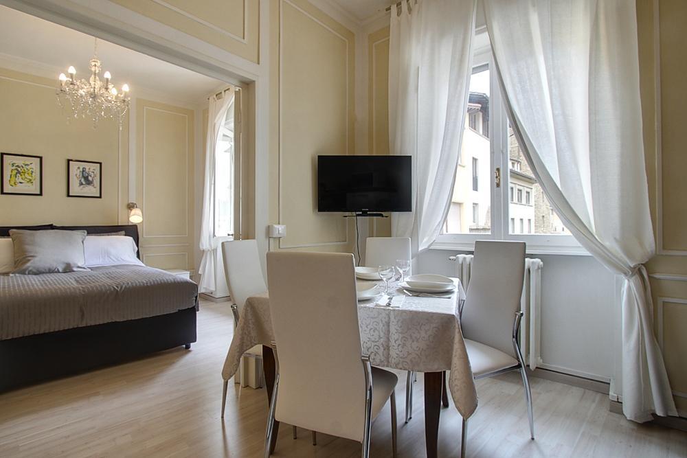 Santi Apostoli Elegant Apartment Florence