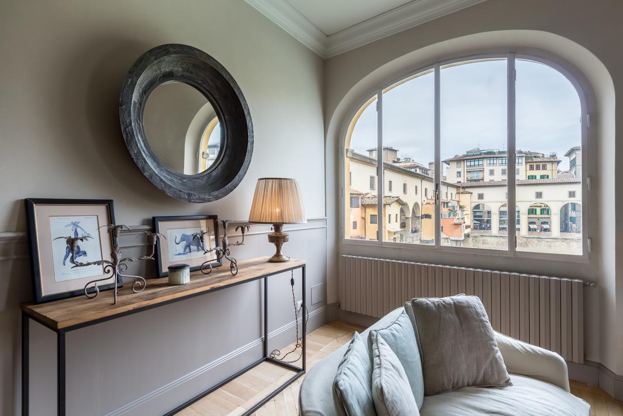 Luxury Romantic River Apartment Florence