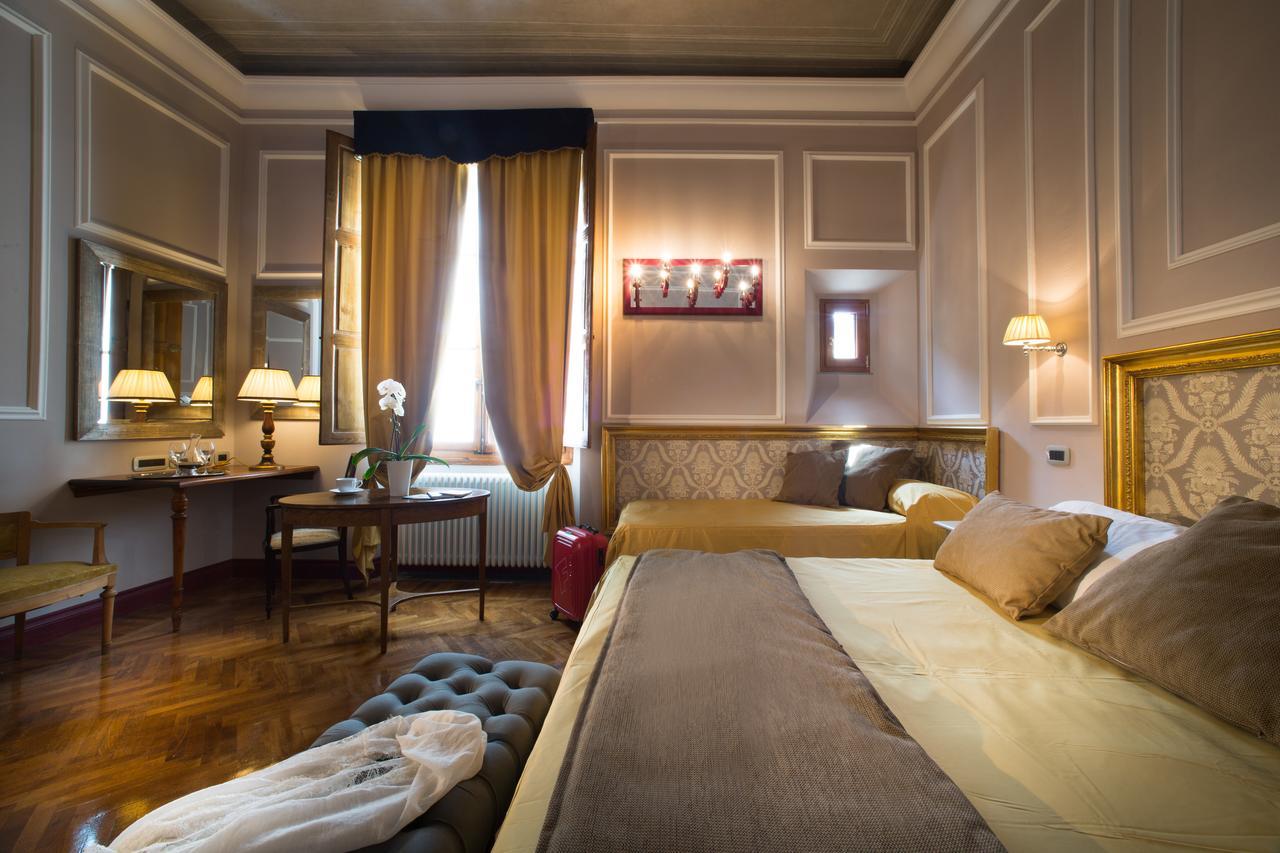 Boutique Torre De' Conti Couette-café 2*