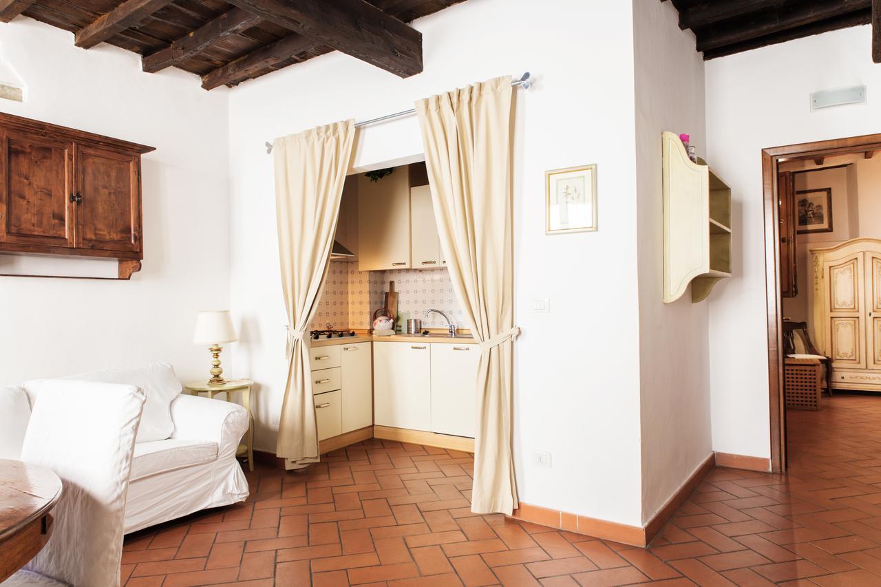 Rosa 8 Apartment