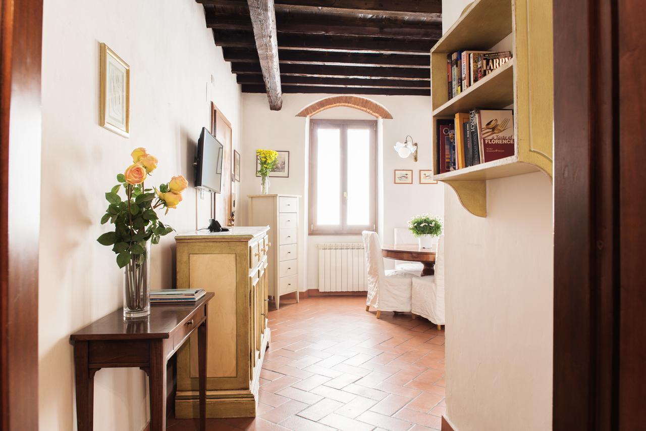 Rosa 8 Apartment