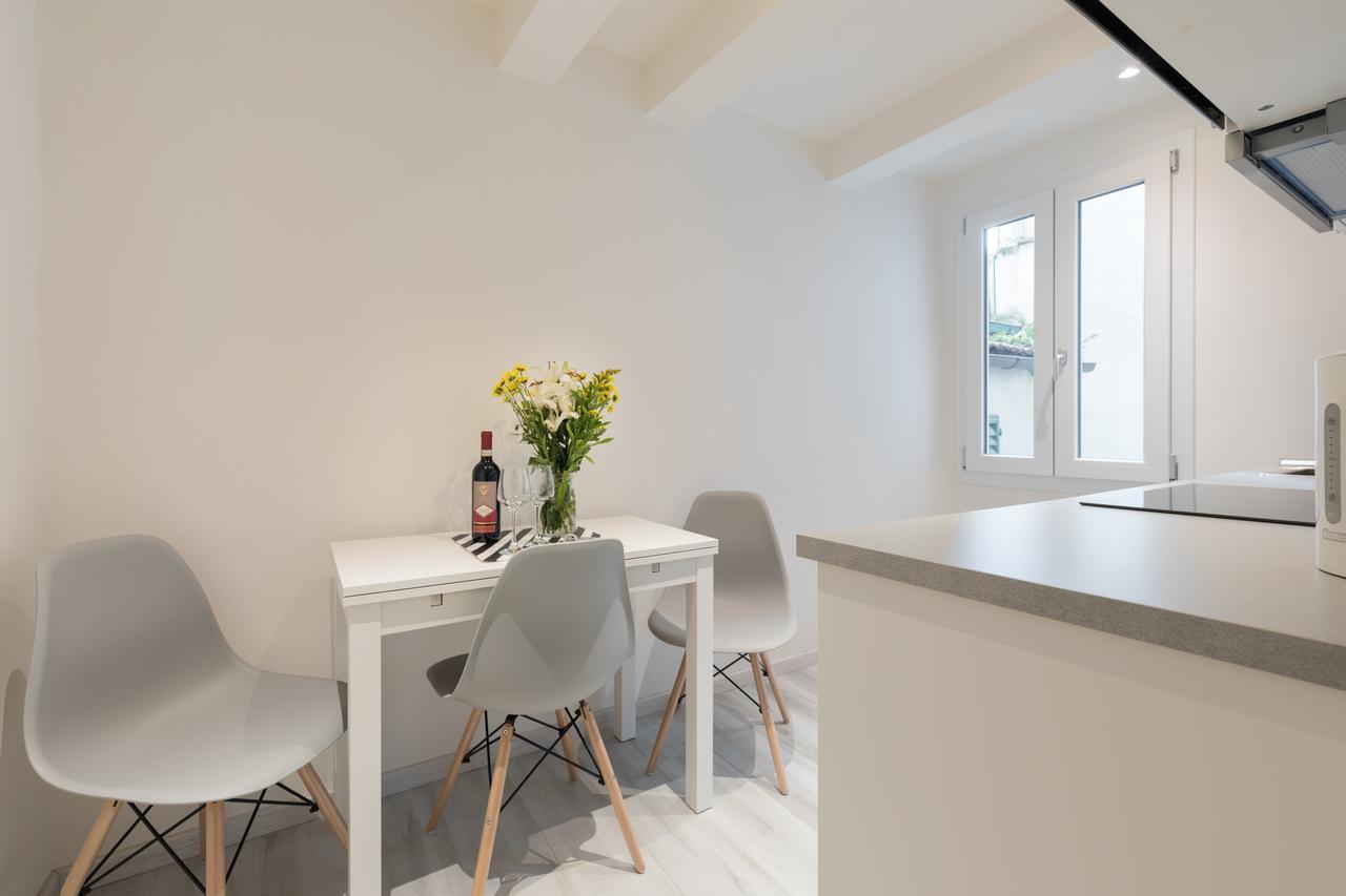 Masai - One Bedroom Flat 1st Floor By Train Station Appartement *