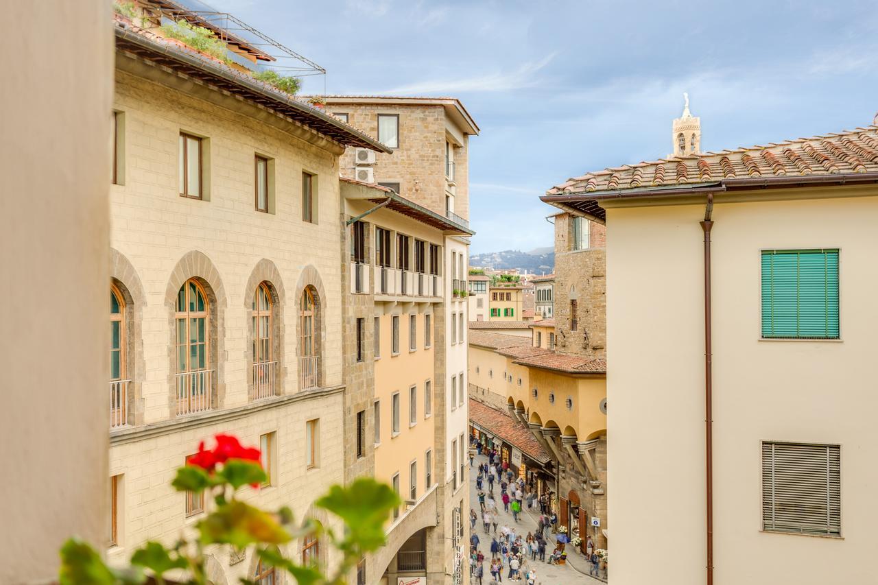Piazza Santa Felicita Apartment Florence