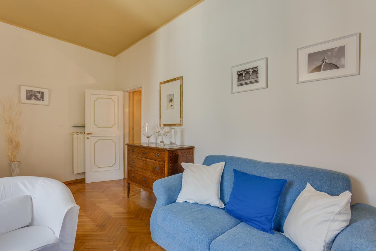 Piazza Santa Felicita Apartment Florence