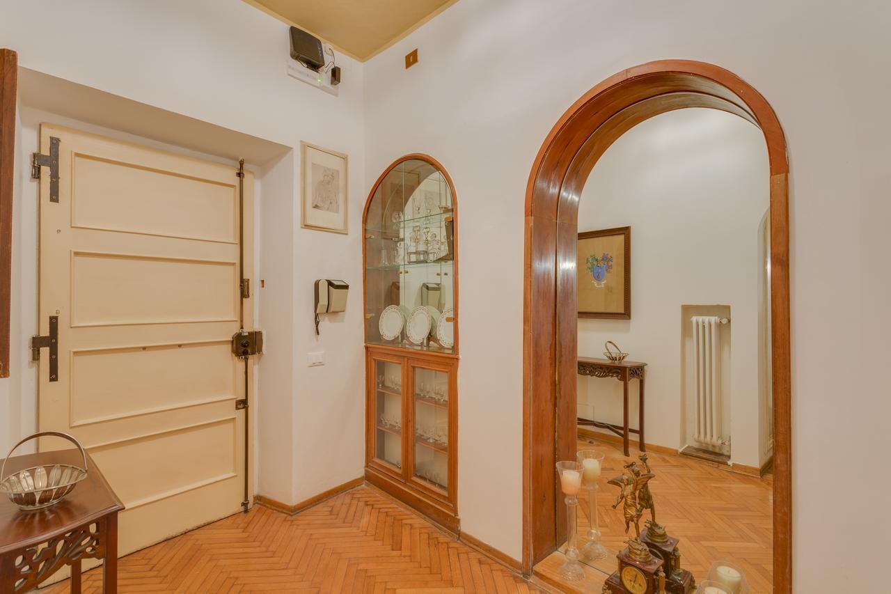 Apartment Piazza Santa Felicita *