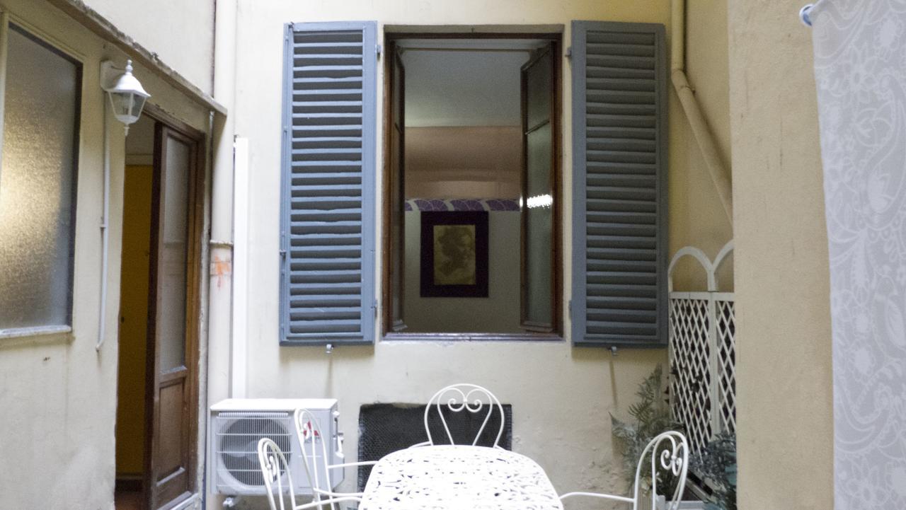 Apartment Corso Dei Tintori By Ddv Tourist Florence