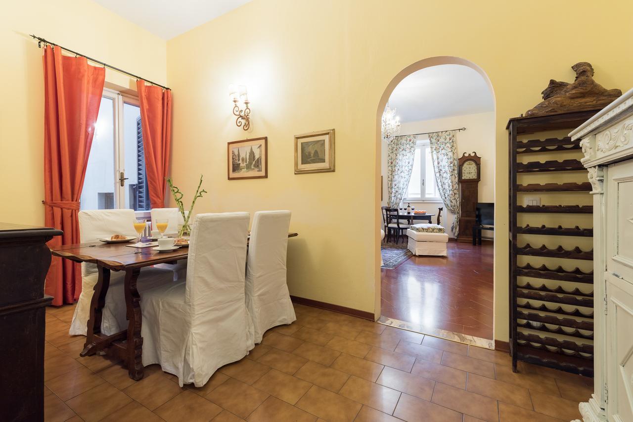 Two Steps From Ponte Vecchio Apartment *