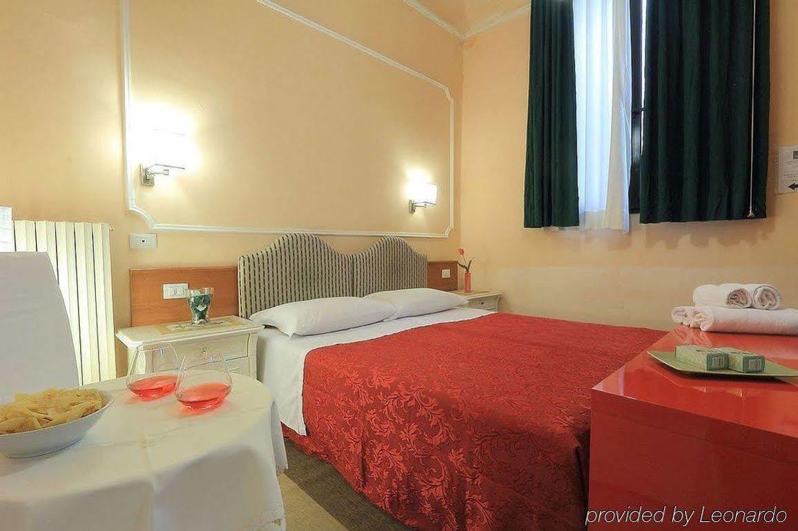 Hotel Toscana 2*