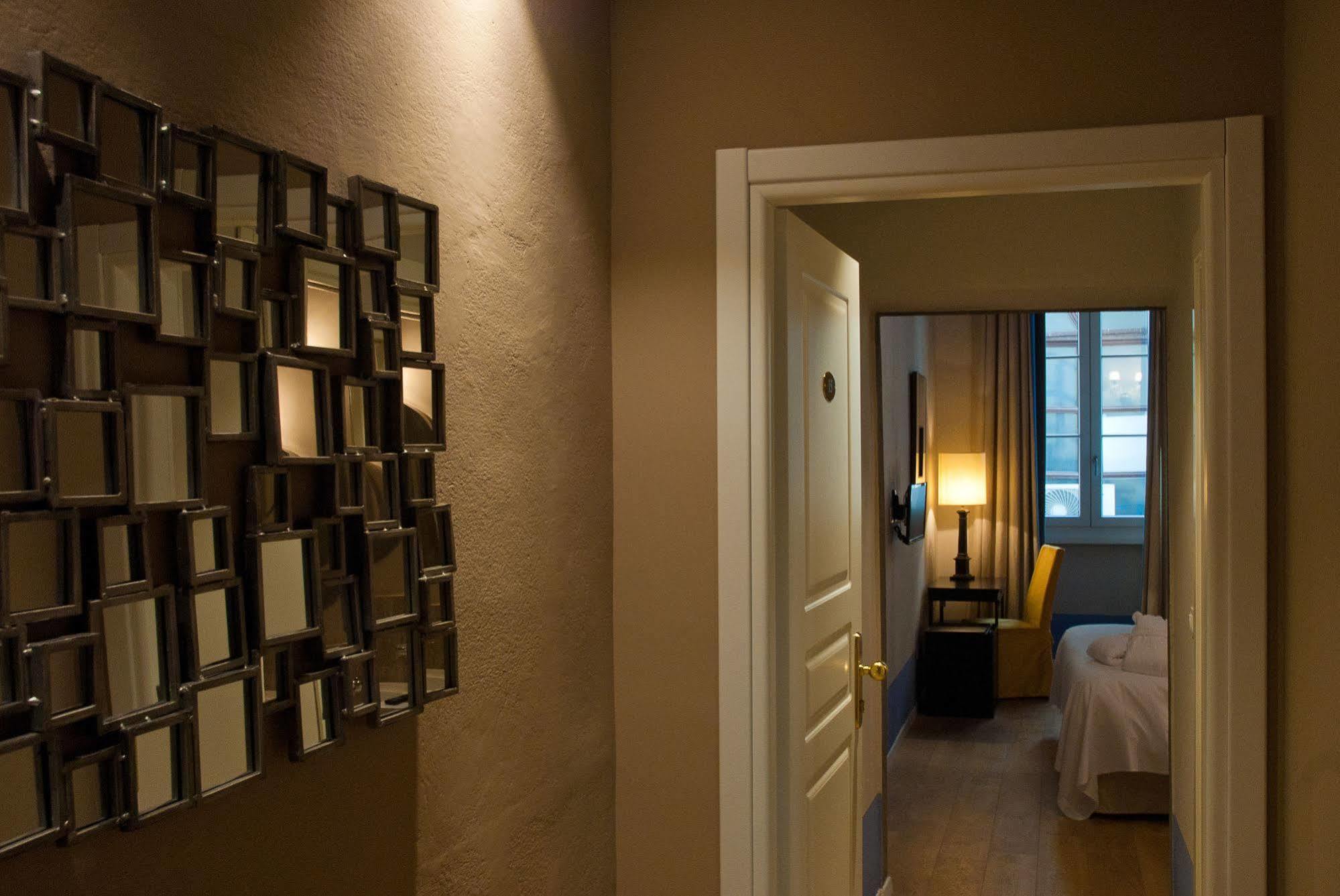 Guest house Black 5