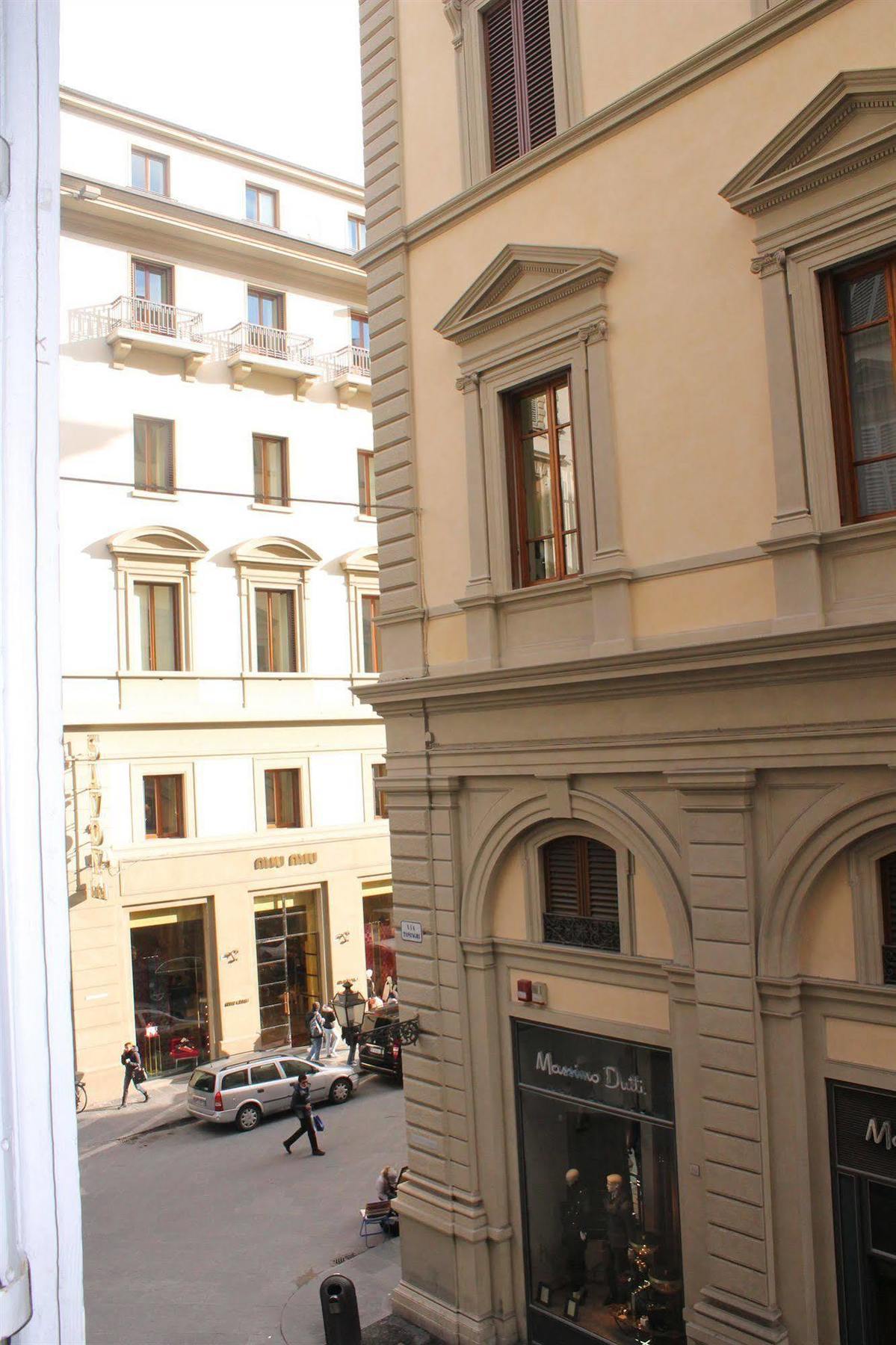 Via Roma *