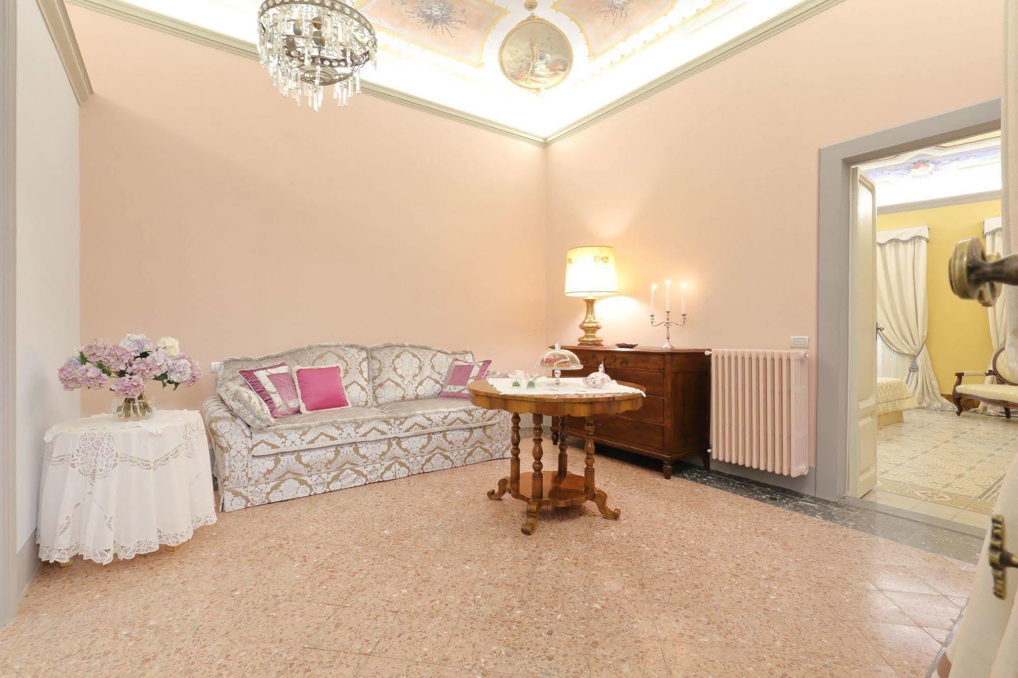 Piazza Pitti Palace - Residenza D'Epoca Bed & Breakfast