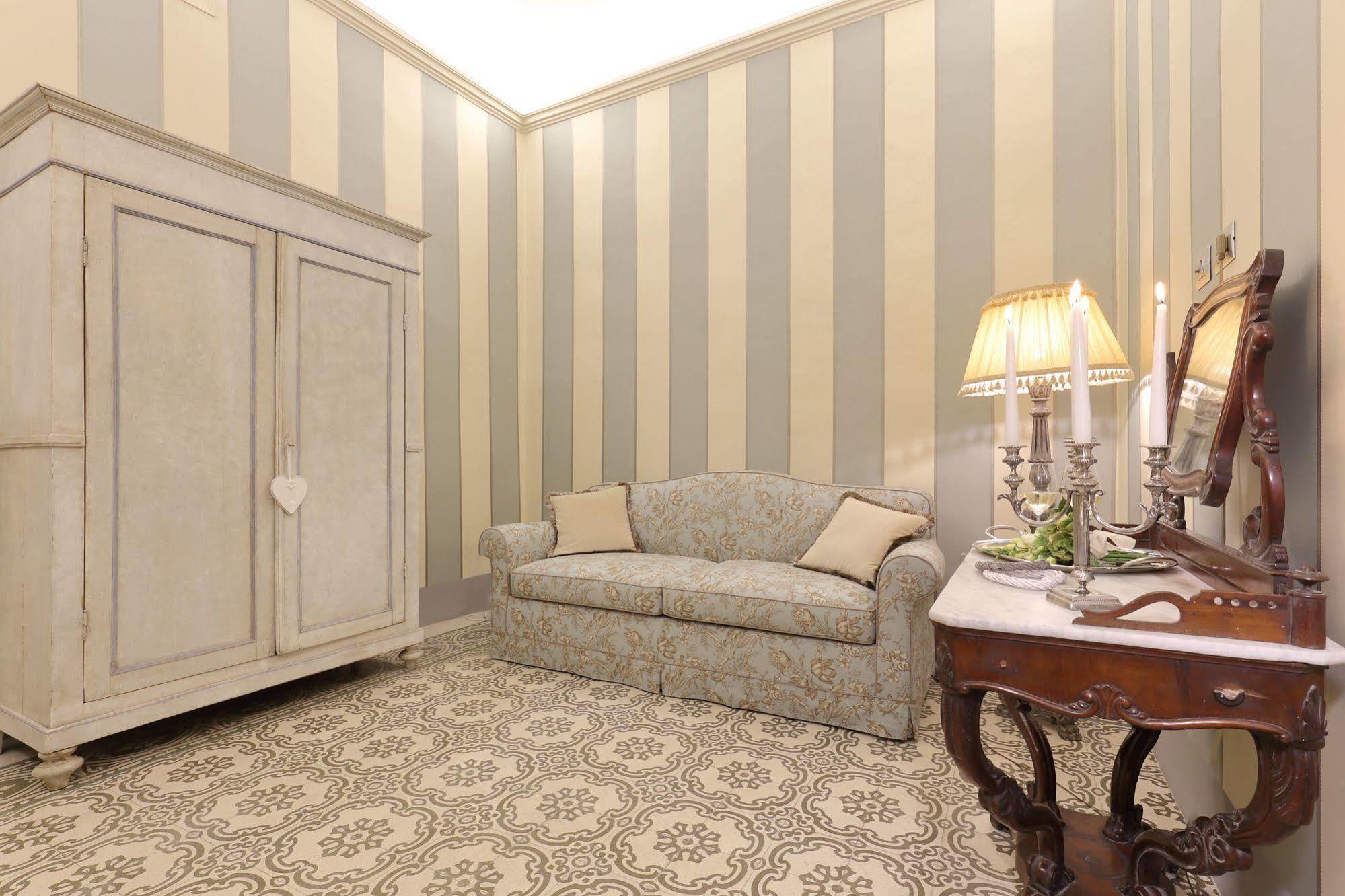 Piazza Pitti Palace - Residenza D'Epoca Bed & Breakfast