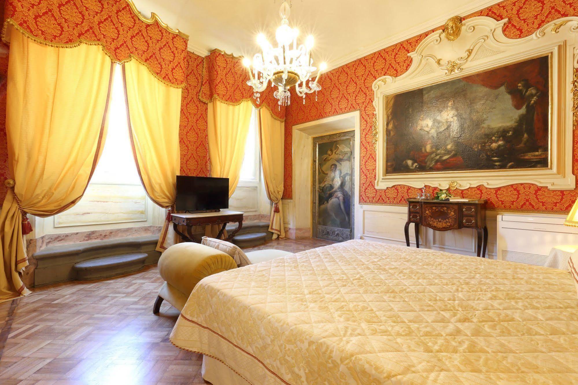 Piazza Pitti Palace - Residenza D'Epoca Florence