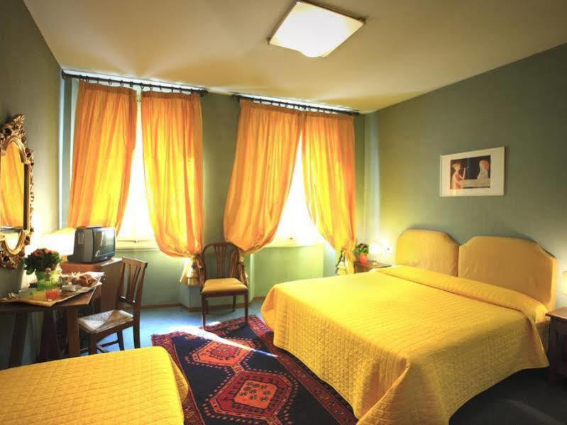 Rex Hotel
