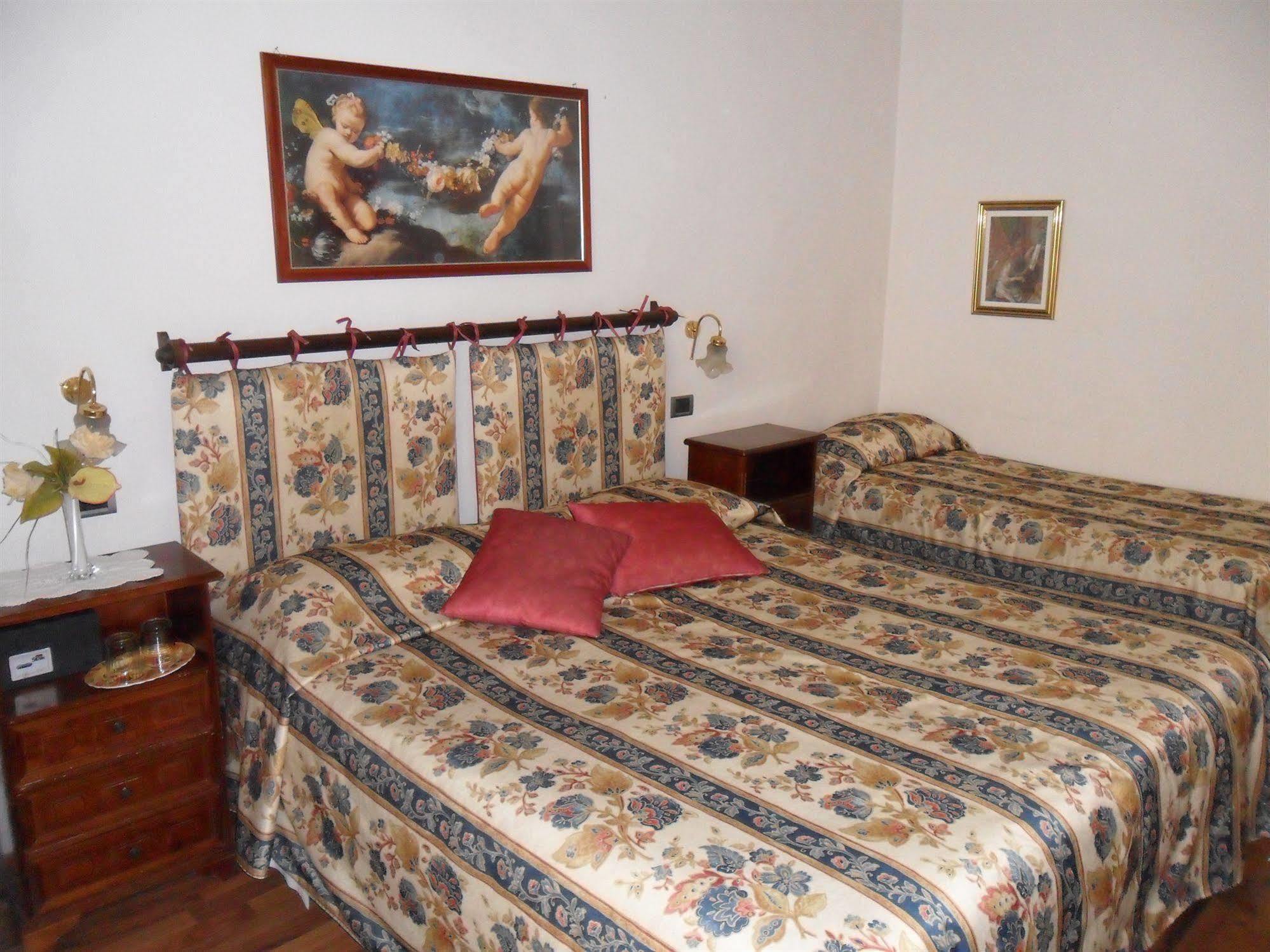 Hotel Piccolo Con Access Ztl !!! Nel Centro Storico Di !!!