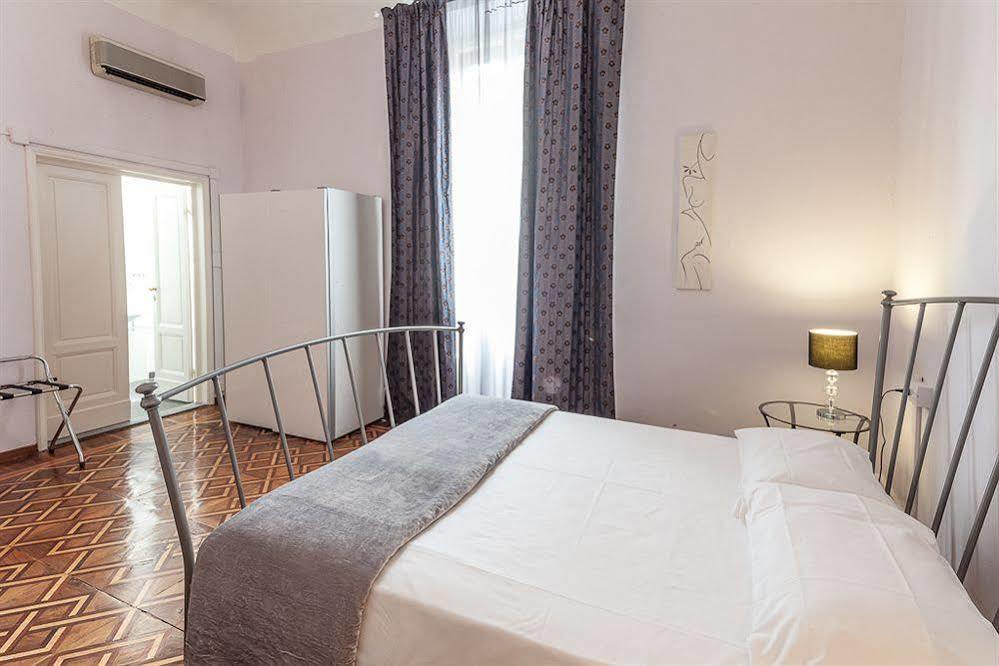 Opera Boutique Couette-café Florence