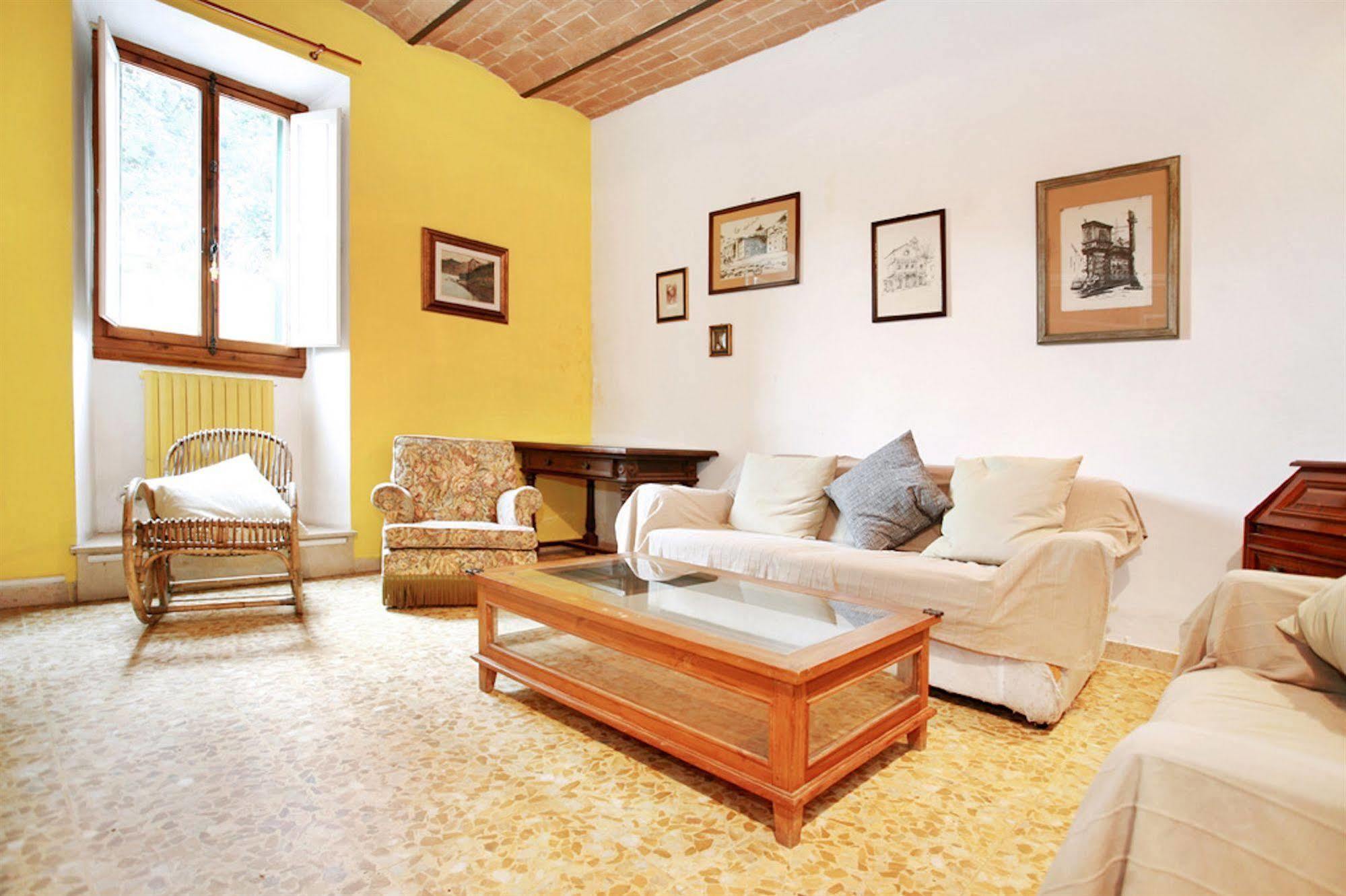 Florentia Suites *