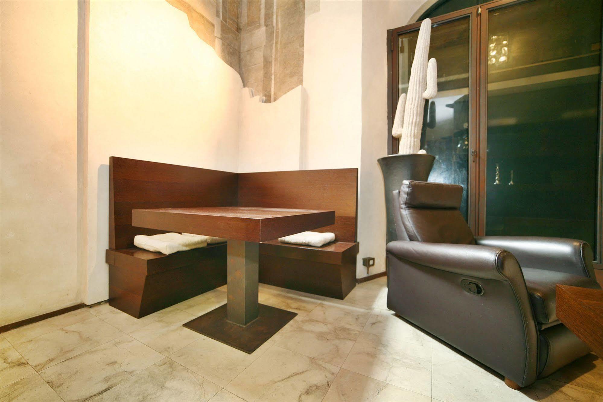 Florentia Suites Hotel *