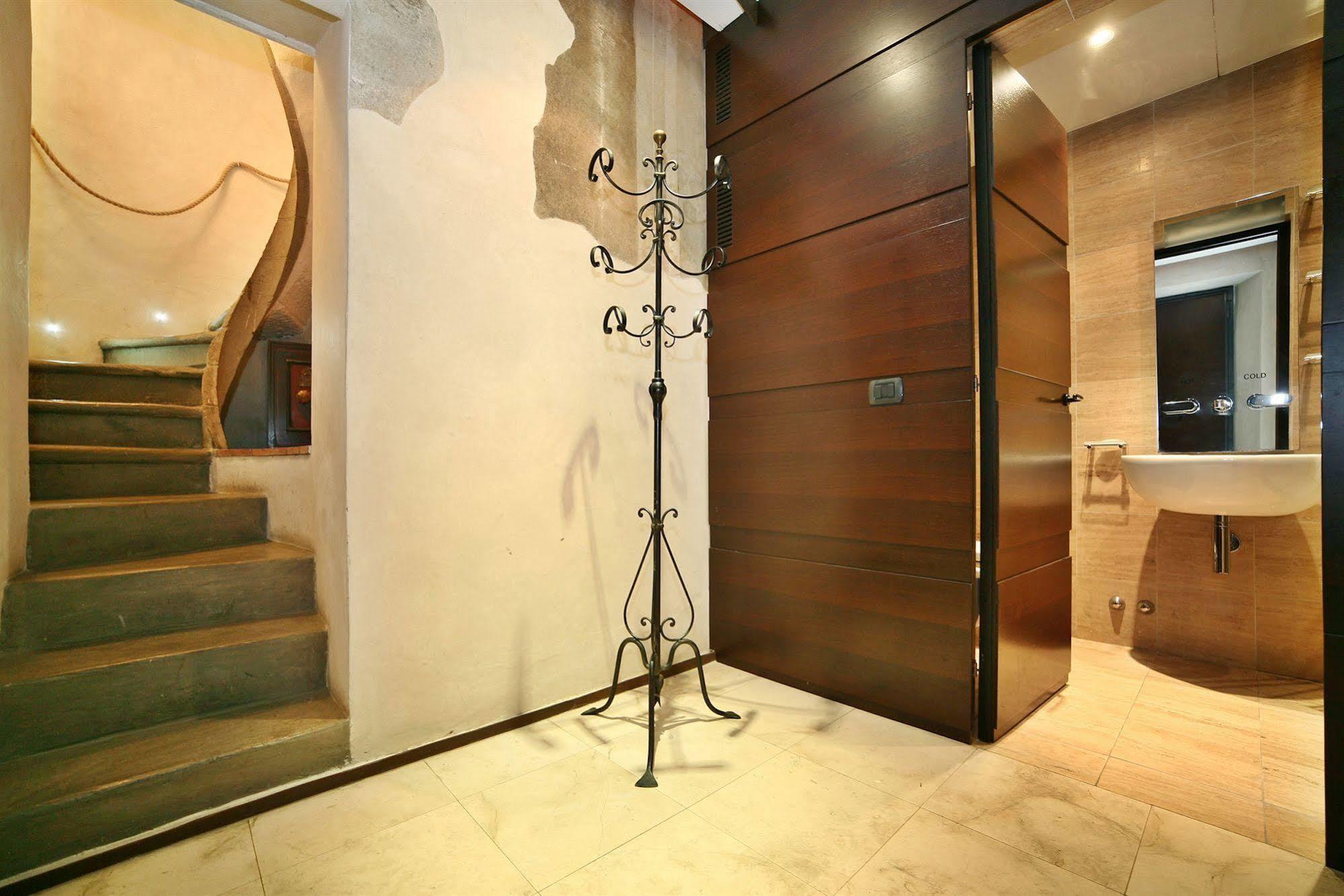 Hotel Florentia Suites