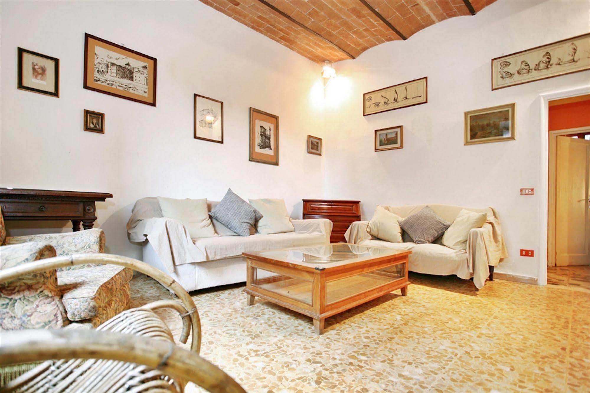 Florentia Suites Hotel