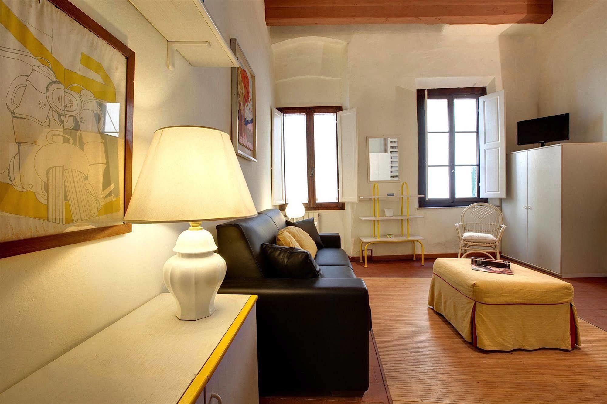 Hotel Florentia Suites