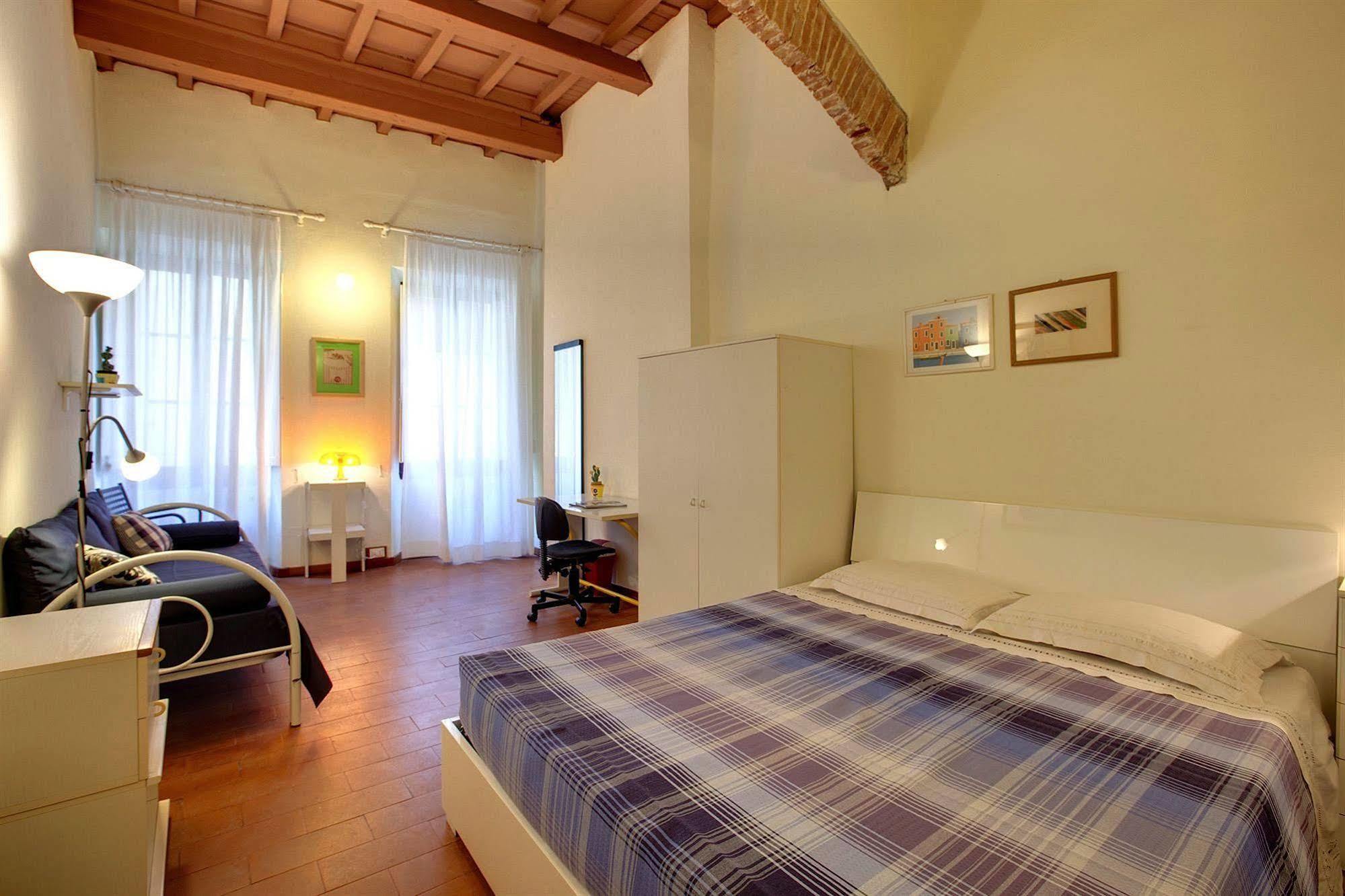 Hotel Florentia Suites