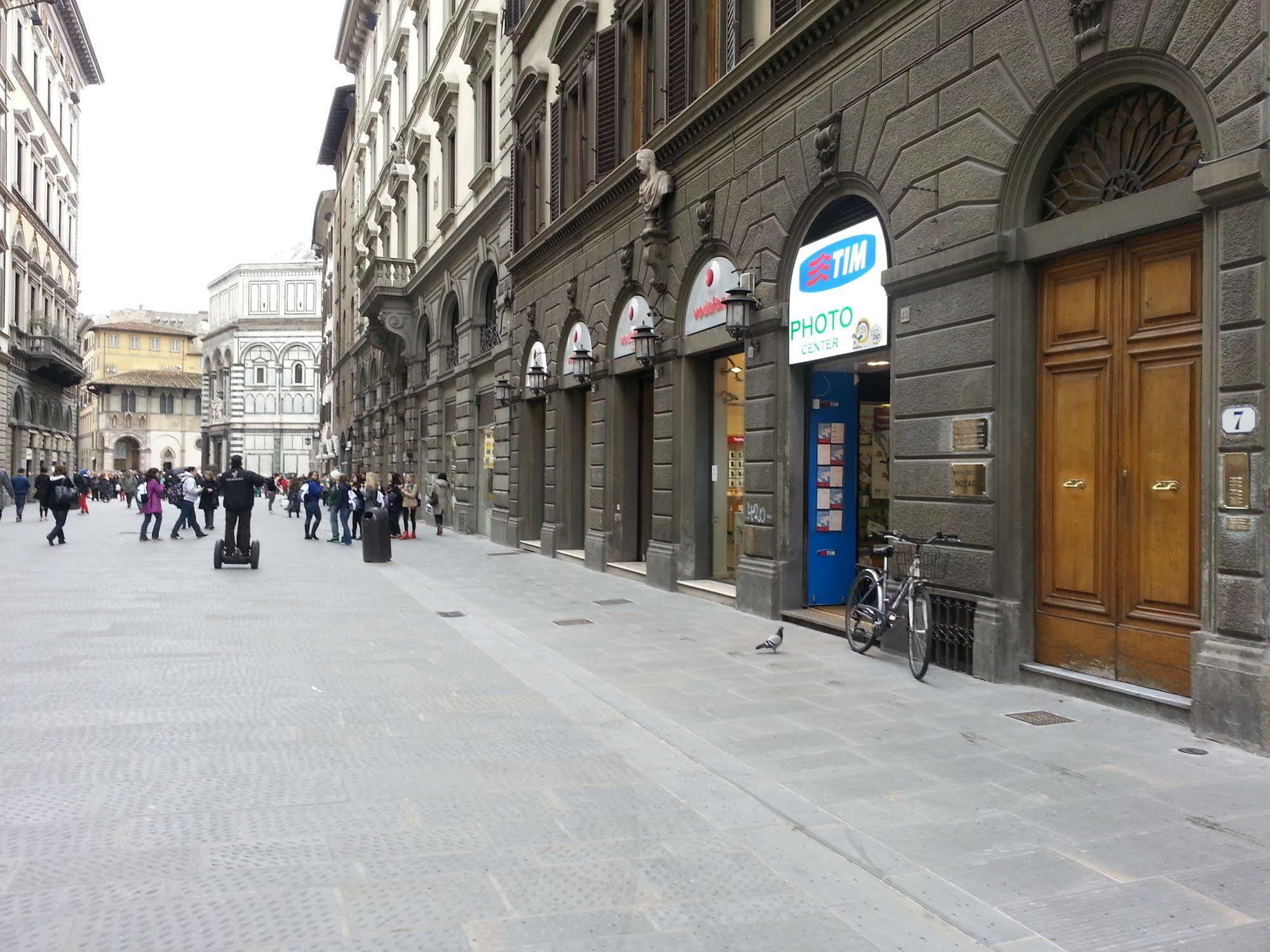 Firenze Apartments Guest house 2*