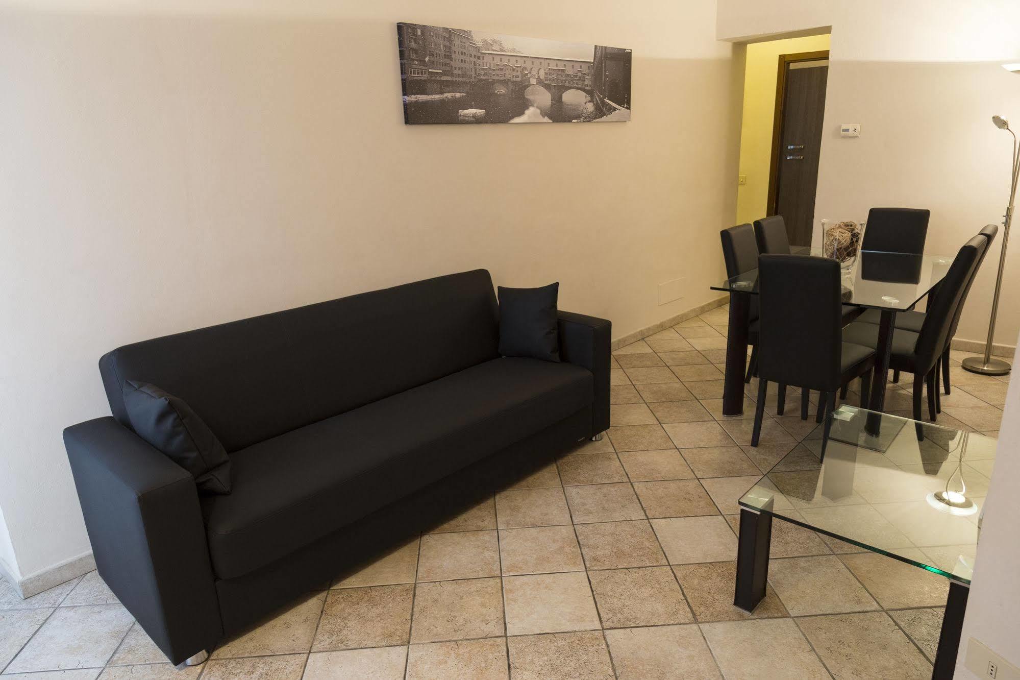 Firenze Apartments Guest house