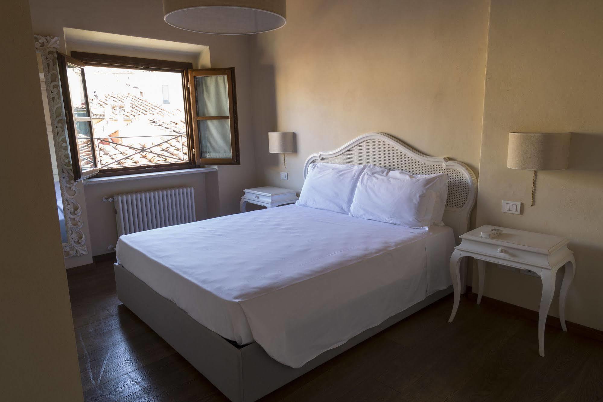 Firenze Apartments Guest house 2*