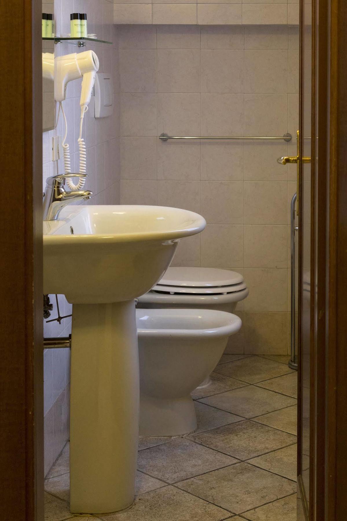 Firenze Apartments 2*