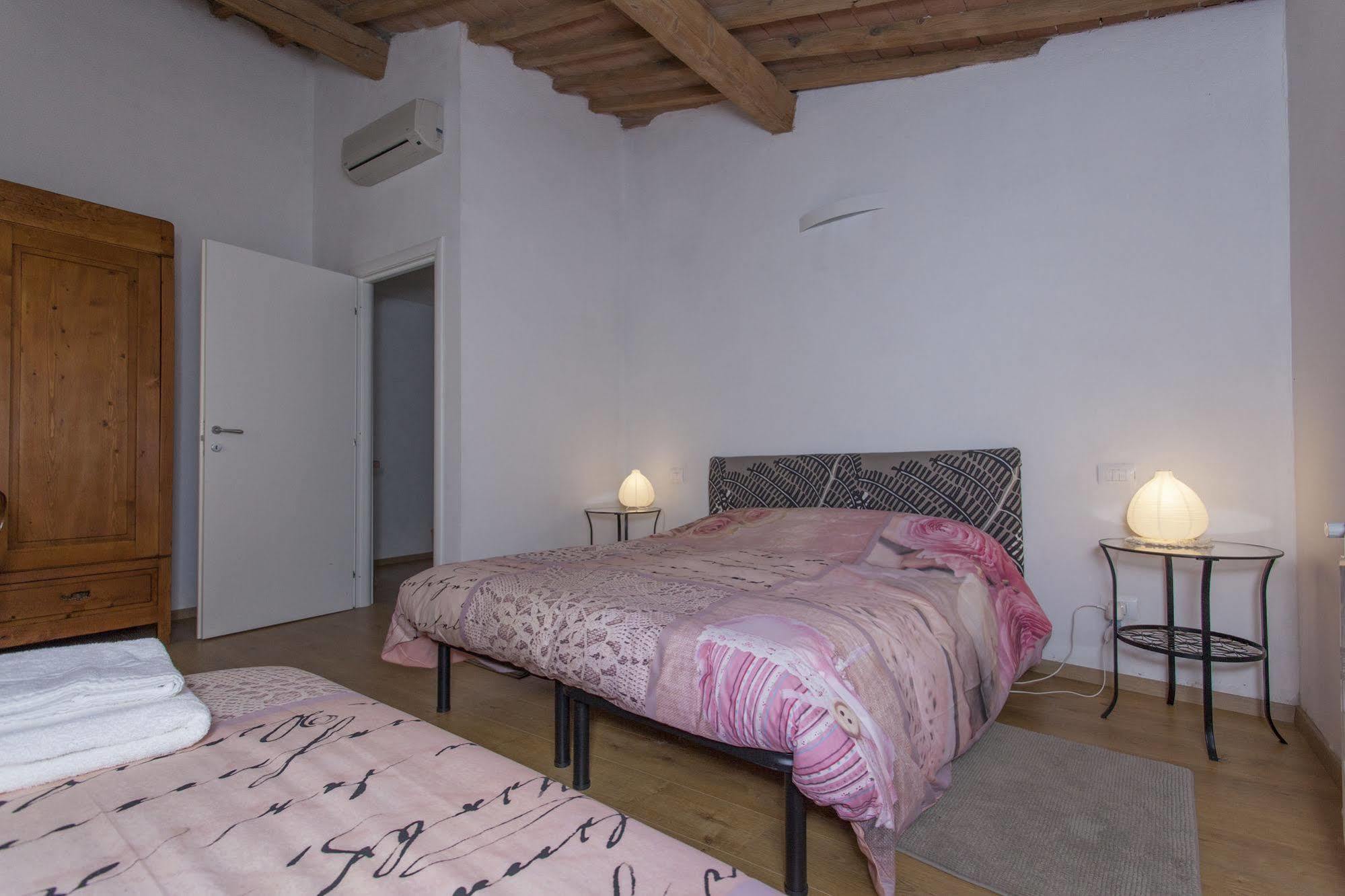 La Corte Di Piero Apartment