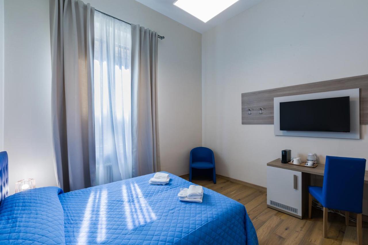 Vrooms All'angolo Del Duomo Bed & Breakfast *