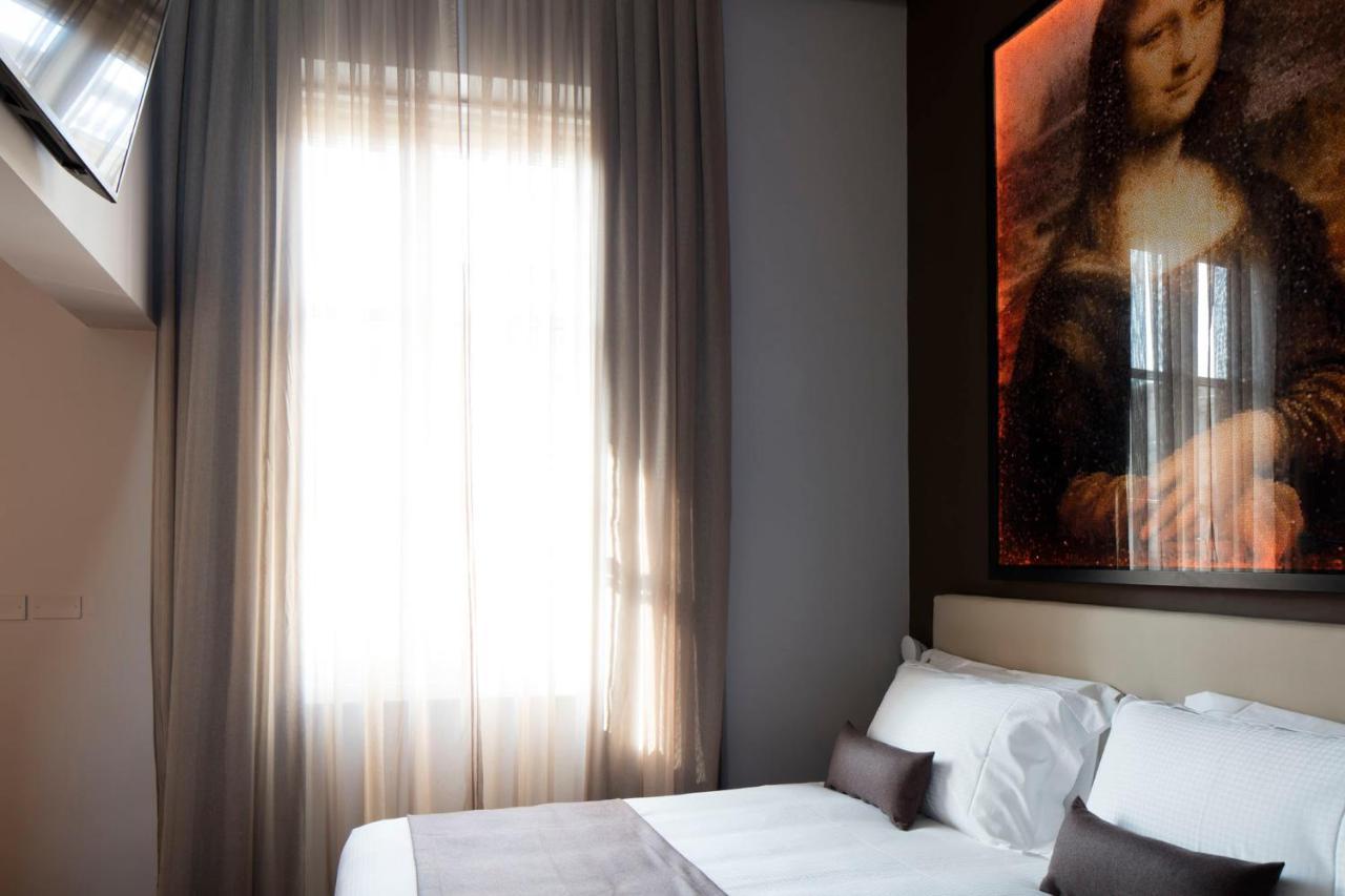 Hotel The Frame 4*