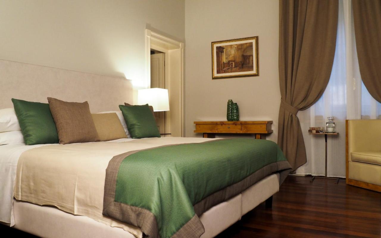 Aqa Palace Guest house Florence