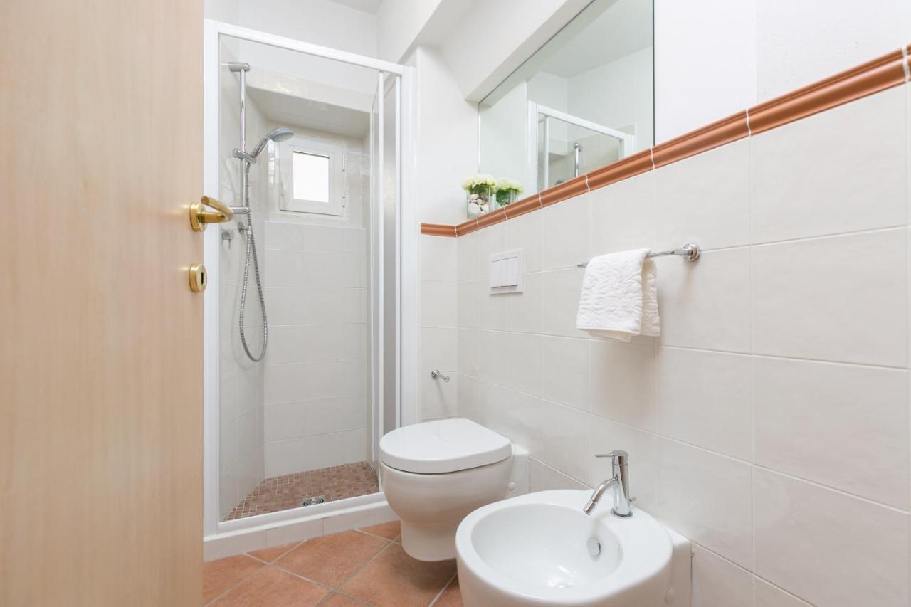 Apartment Walking 4 *