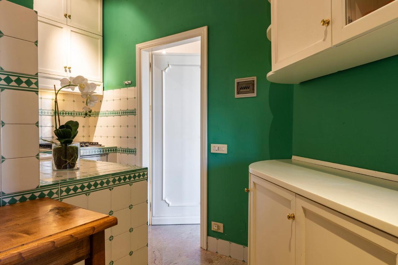 - Elegant Arno View Apartment Florence