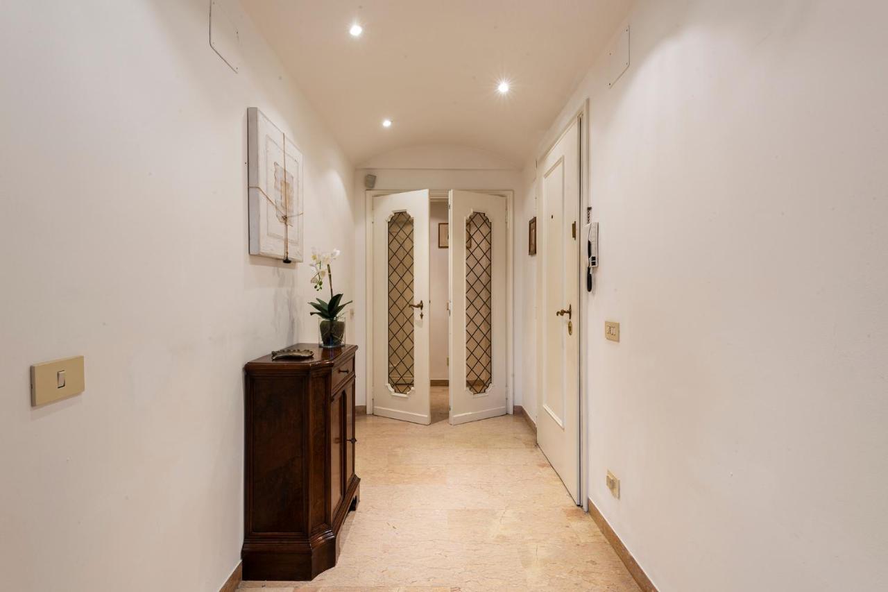 - Elegant Arno View Apartment Florence