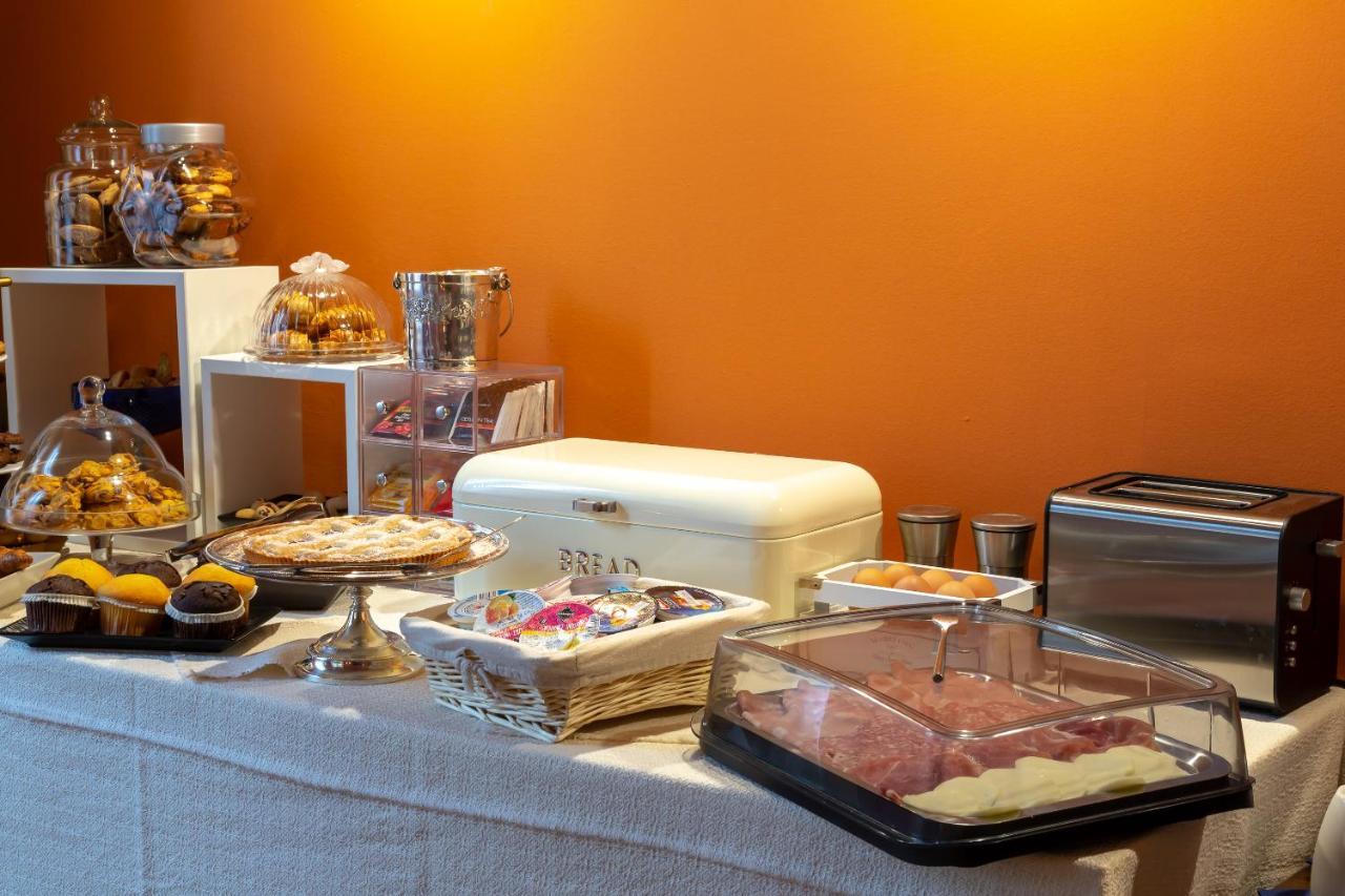 Opera Boutique Couette-café