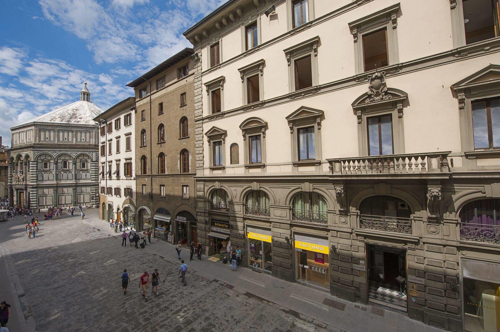 Palazzo Ruspoli Apartment *