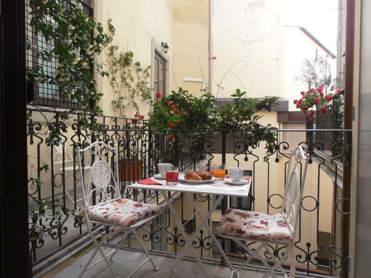 Boutique Torre De' Conti Couette-café 2*