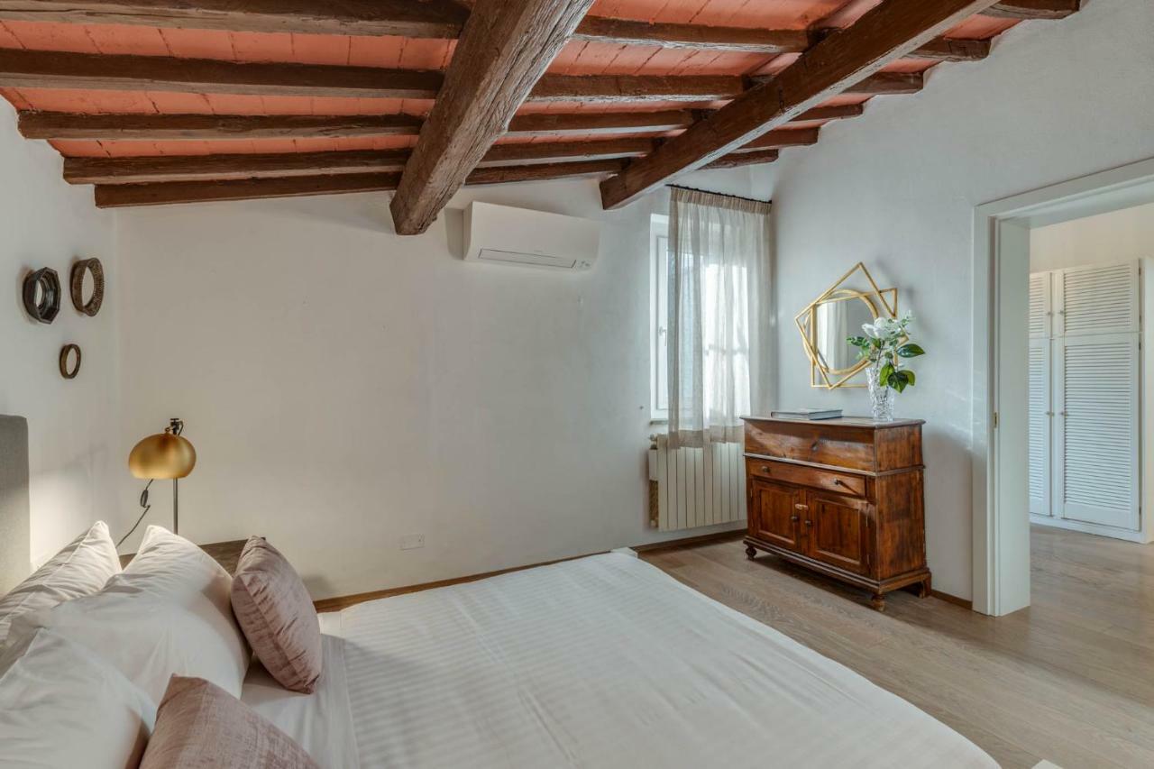 - Santa Croce Panoramic View Apartment *